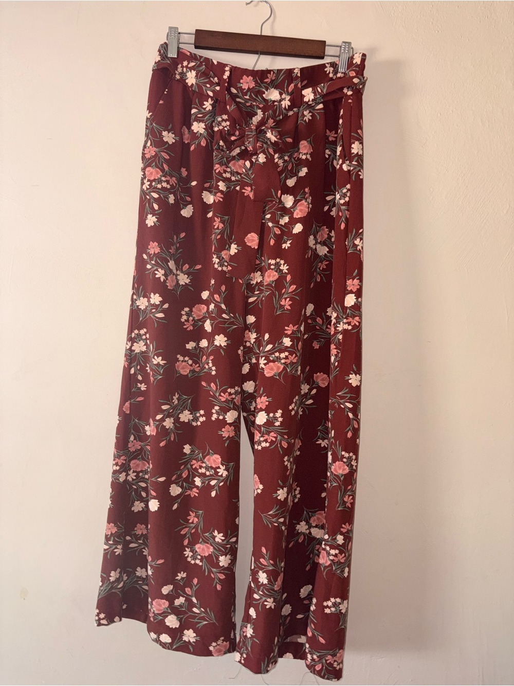 Torrid red floral wide leg pants 0 L